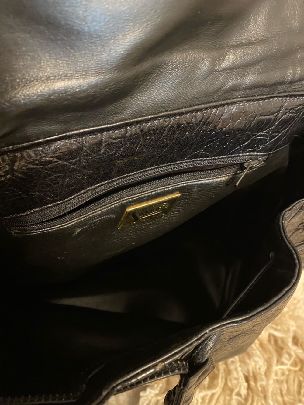 VTG Sharif Black Faux-Croc Drawstring Crossbody / handbag with Brass Accent - Picture 10 of 10